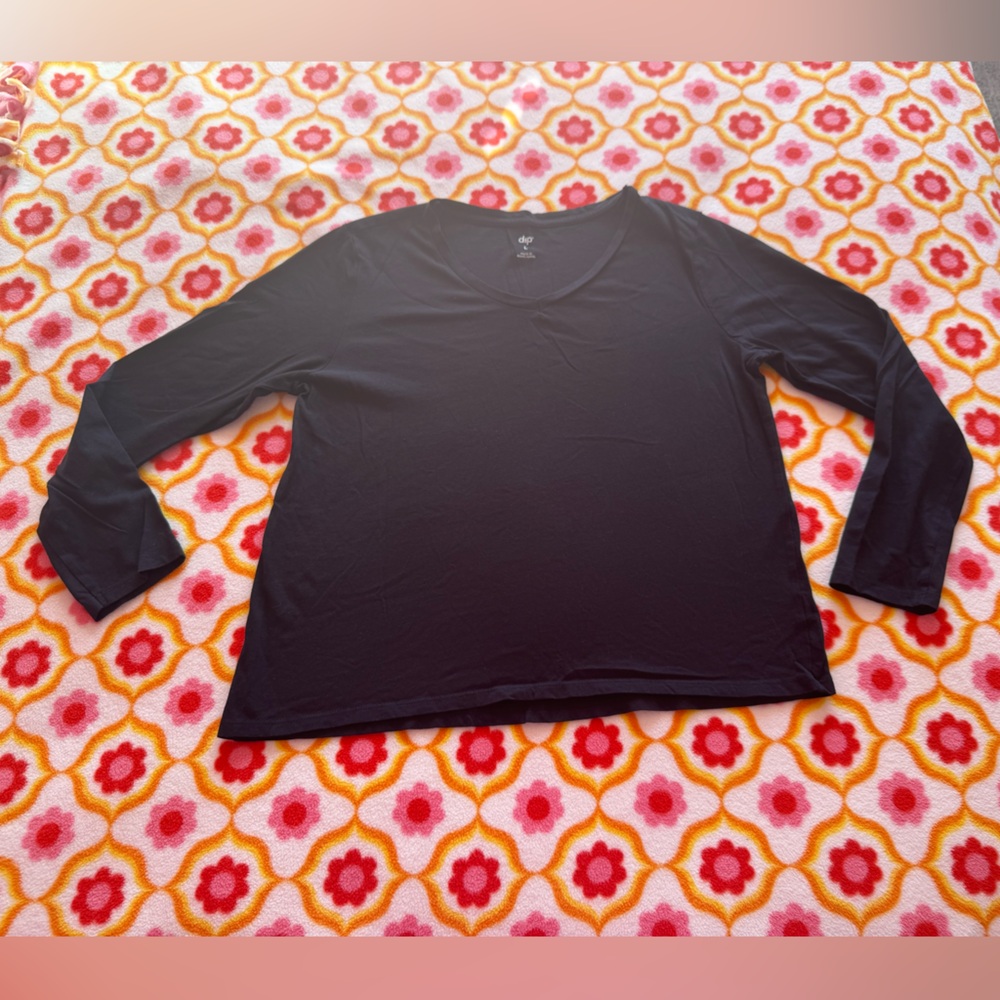 Black scoop neck long sleeve DIP top